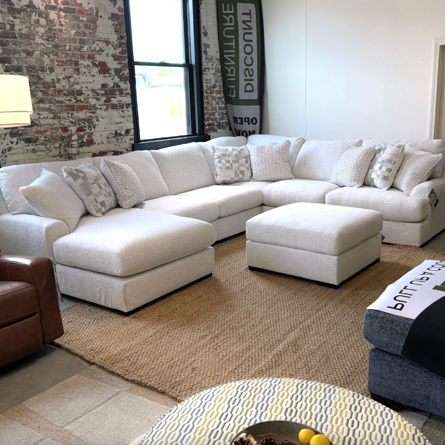 Ashbourne Corner Sectional w/ Chaise