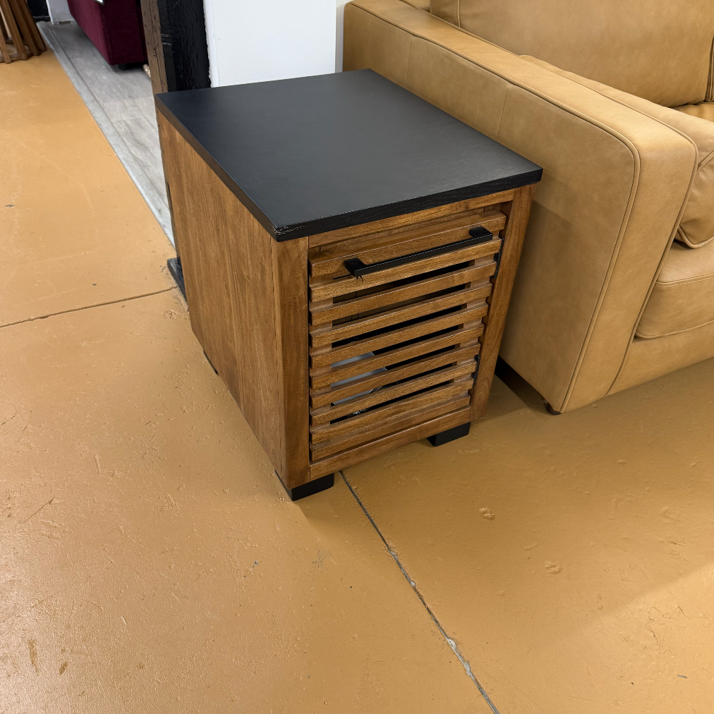 Kallari Chairside End Table