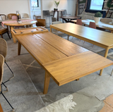 Madera Solid Wood Extendable Dining Table (Oak)