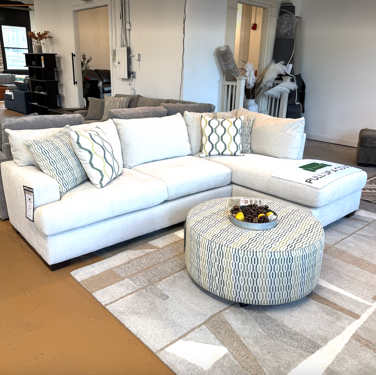 Glendale Sectional w/ Chaise (2pc)