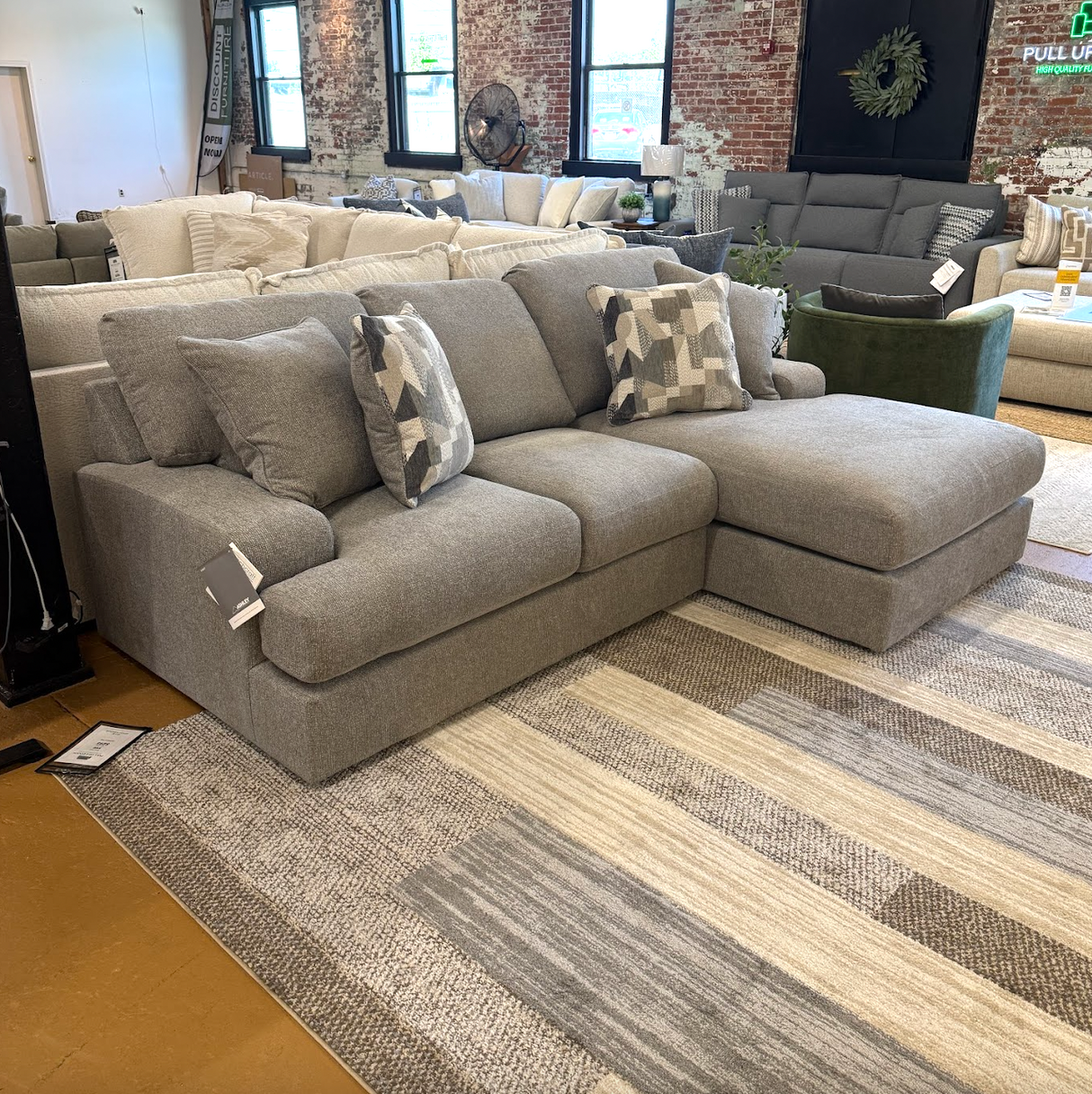 Beckett 2pc Sectional w/ Chaise