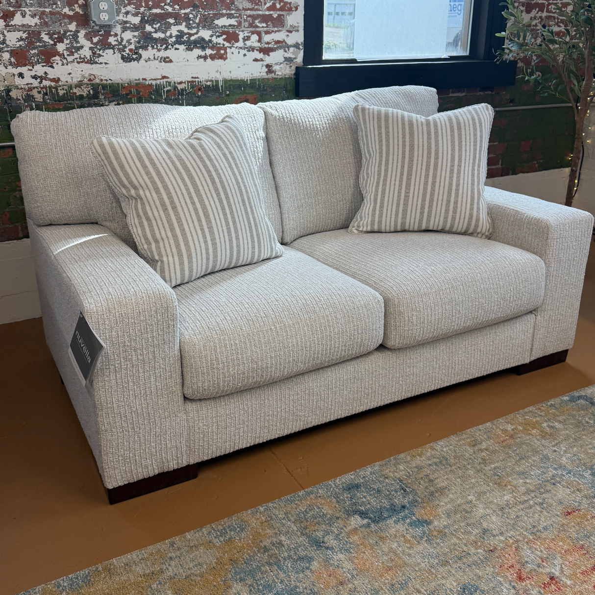 Jamestown Loveseat
