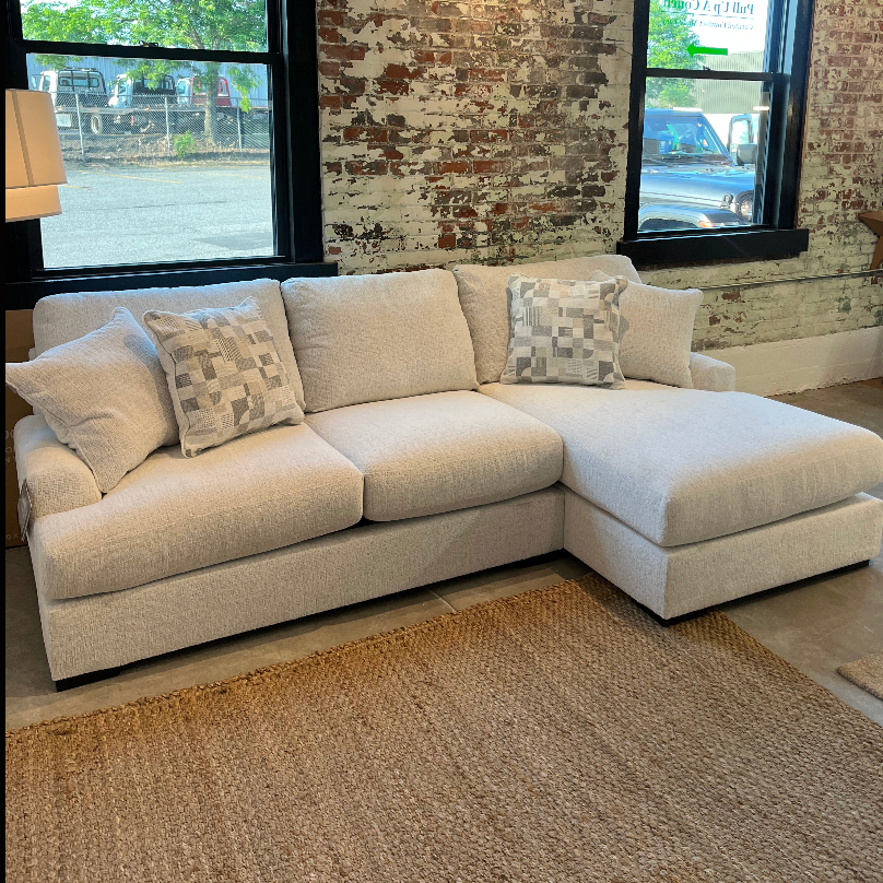 Ashbourne Sectional w/ Chaise (2pc)