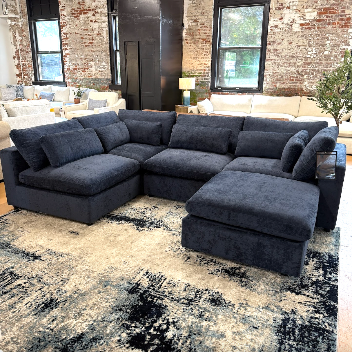 Serenity Cloud 5pc Sectional w/Storage Ottoman
