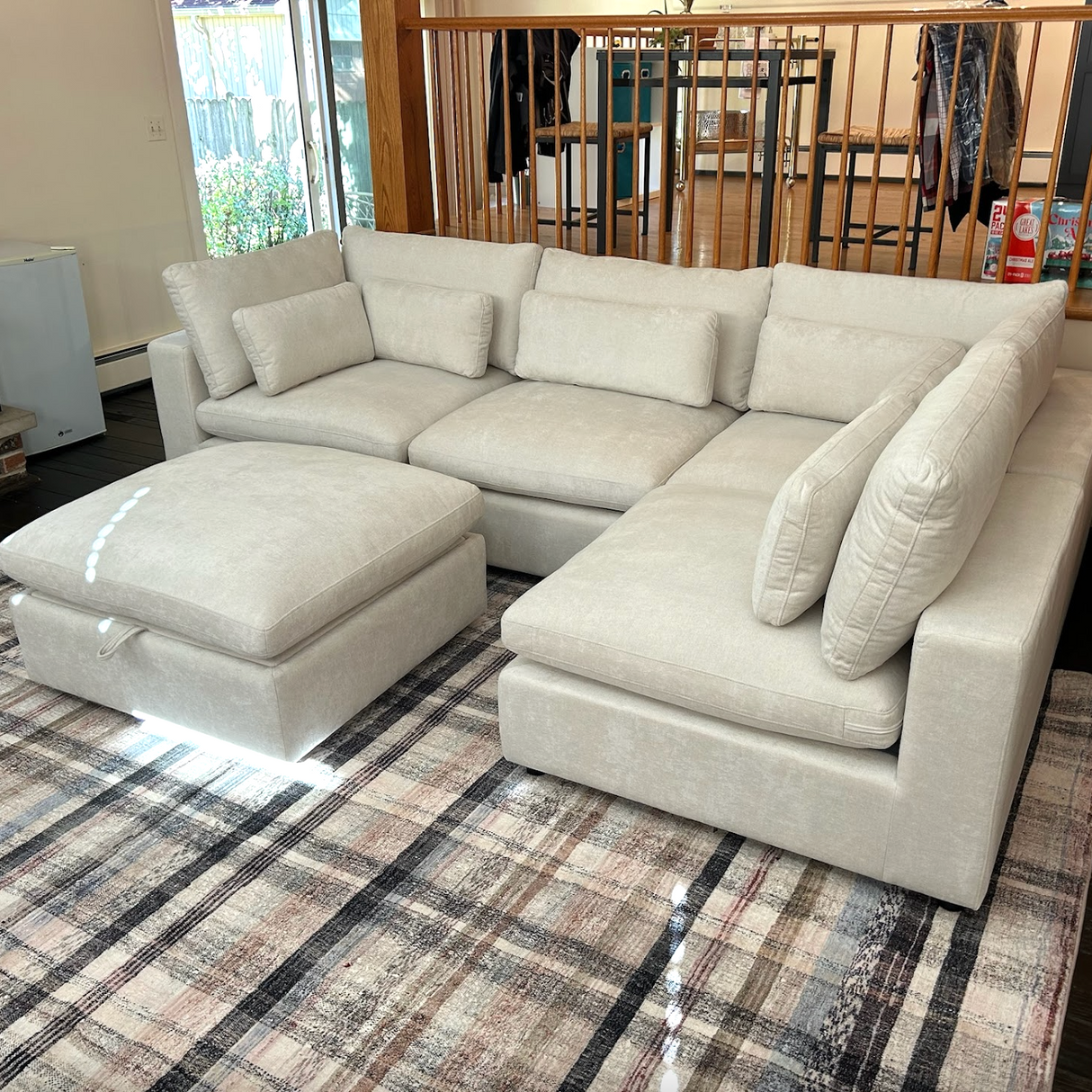 Serenity Cloud 5pc Sectional w/Storage Ottoman