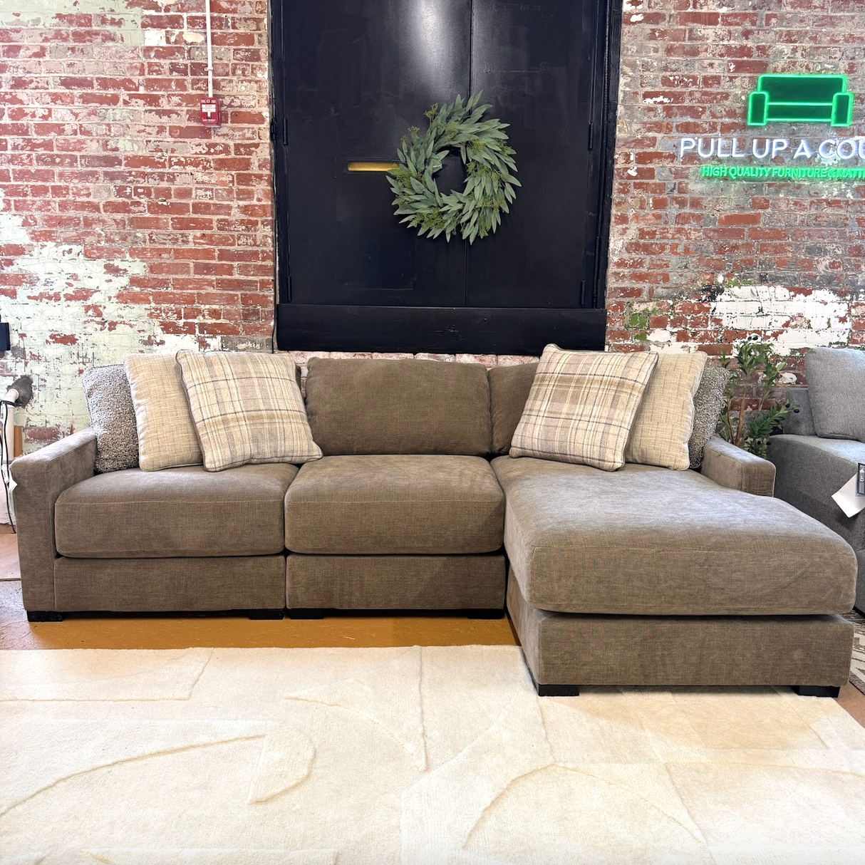 Corbin 3pc Sectional w/ Chaise - Pull Up A Couch