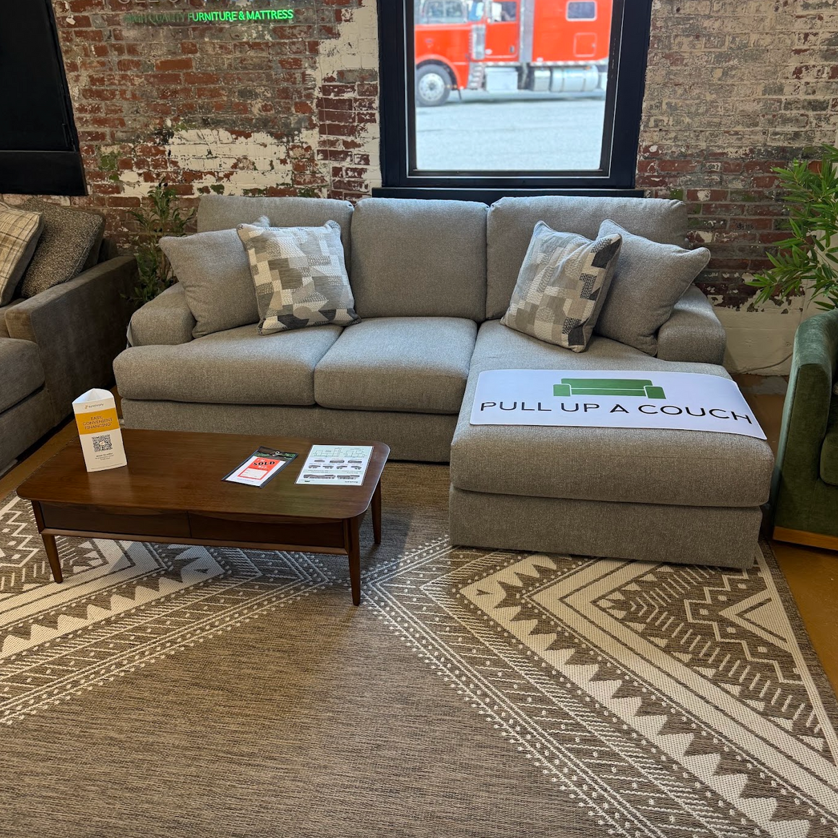 Beckett 2pc Sectional w/ Chaise - Pull Up A Couch