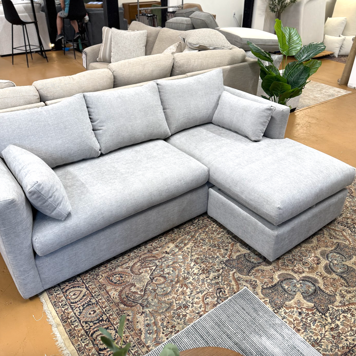 Sectional w/ Reversible Chaise + Storage (Hestia Gray)