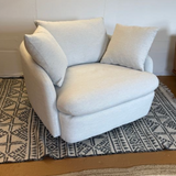 Grand Swivel Lounge Chair (Silver Ivory)