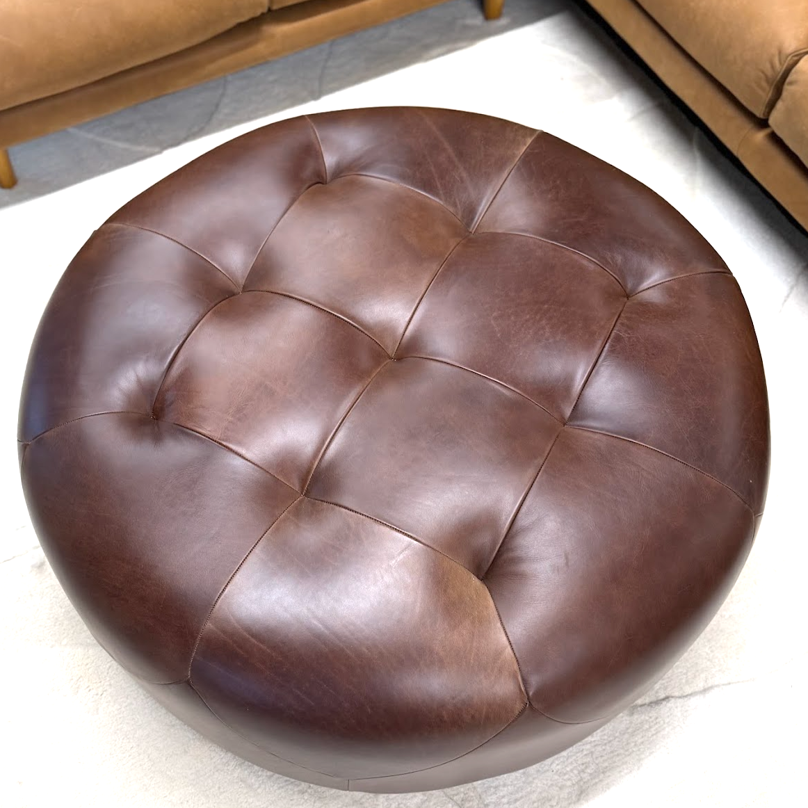 41" Tufted Leather Ottoman (Indiana Brown)
