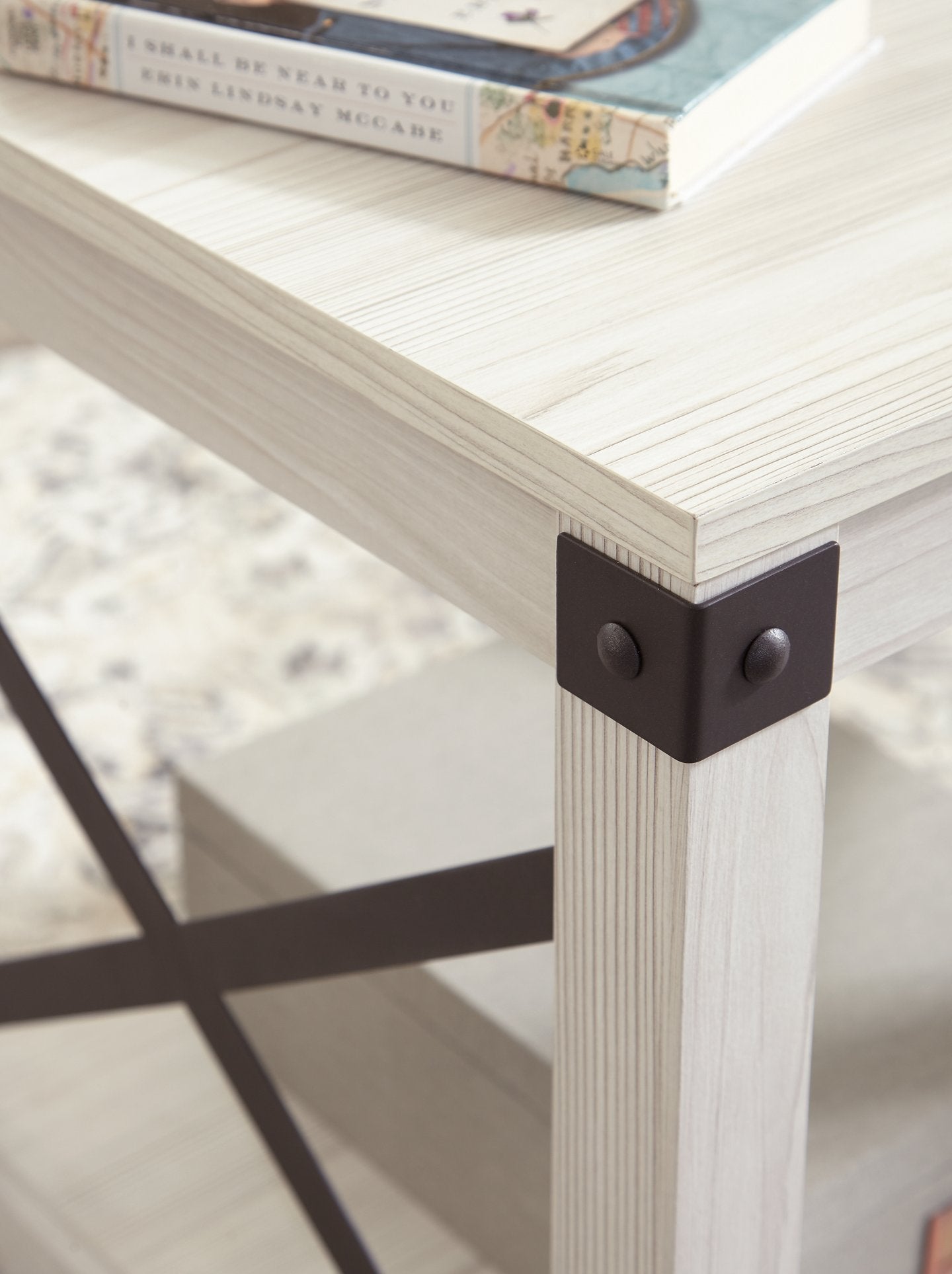 Bayflynn End Table - Pull Up A Couch