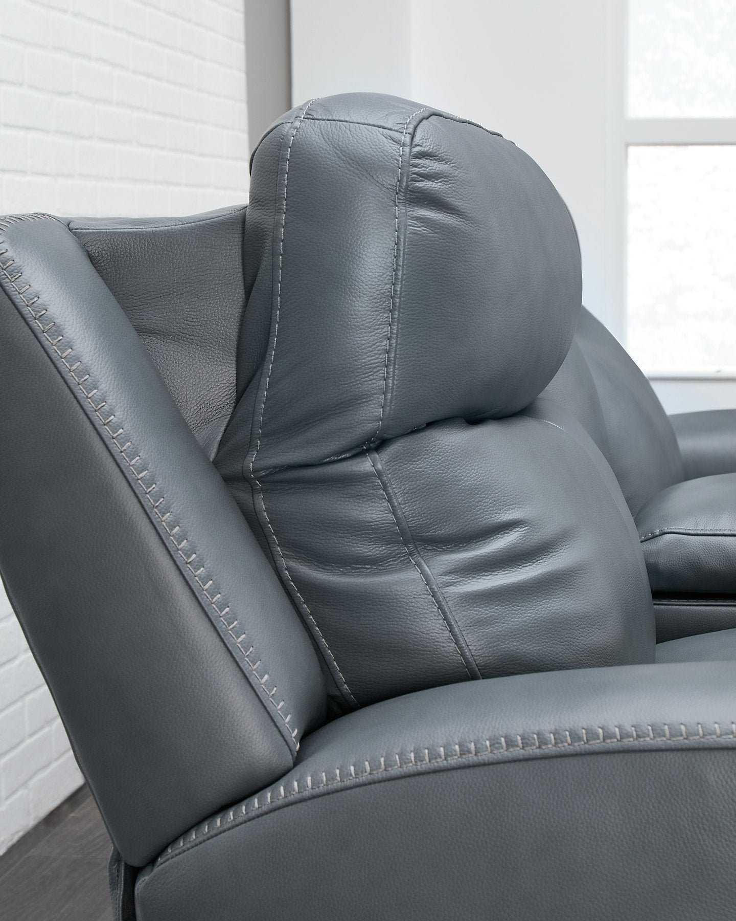 Mindanao Power Reclining Loveseat with Console - Pull Up A Couch