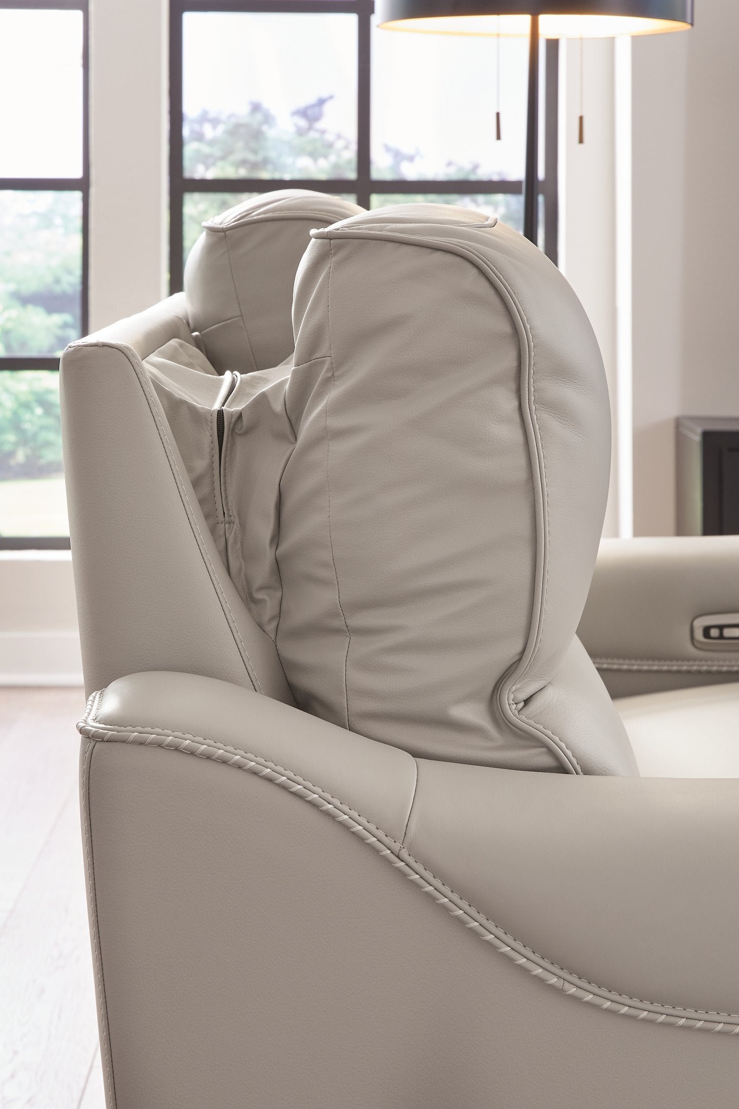 Mercomatic Power Recliner - Pull Up A Couch