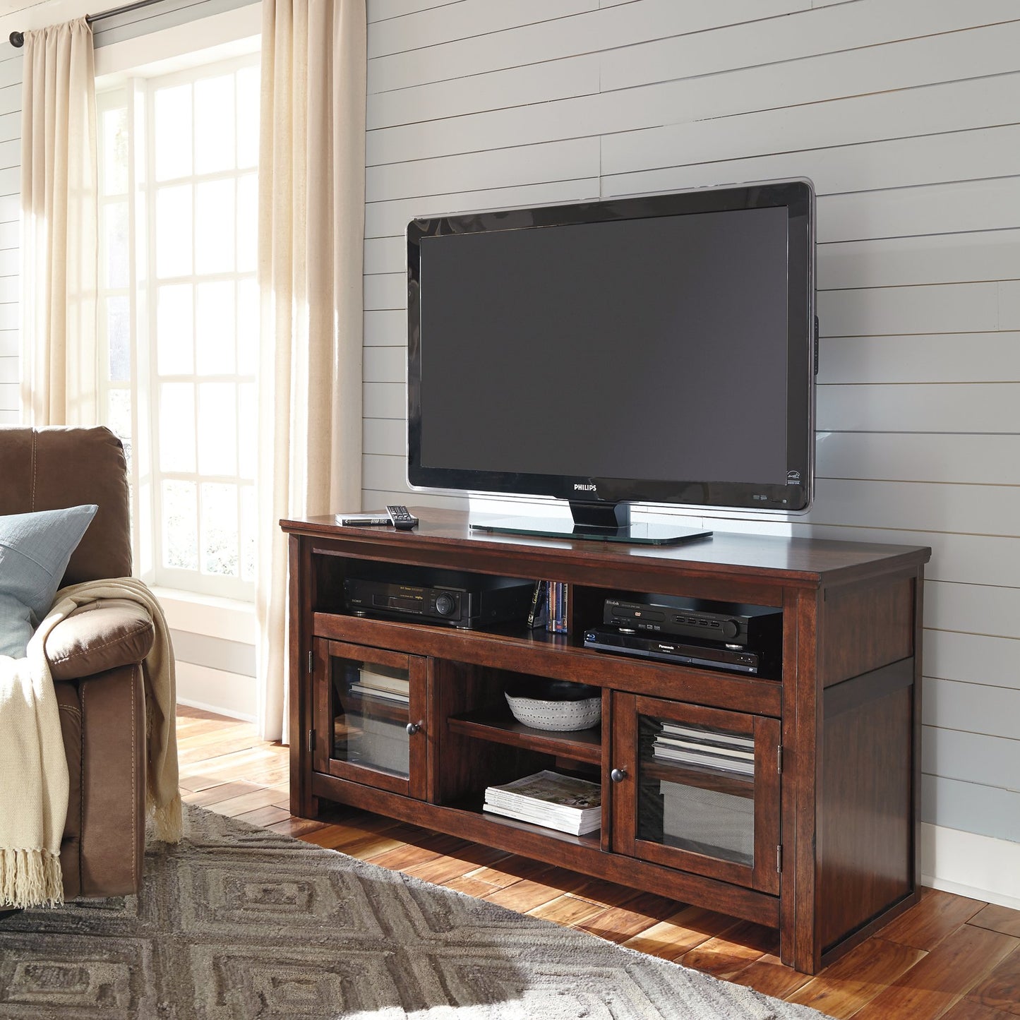 Harpan 60" TV Stand - Pull Up A Couch