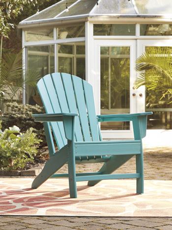 Outdoor table set from Ashley Furniture, Sundown Treasure outdoor seating set with table and chairs, perfect for patio or garden.