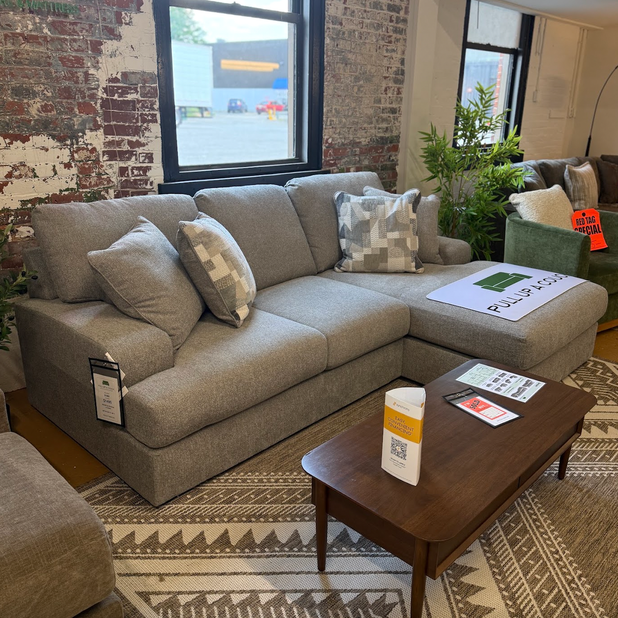 Beckett 2pc Sectional w/ Chaise - Pull Up A Couch