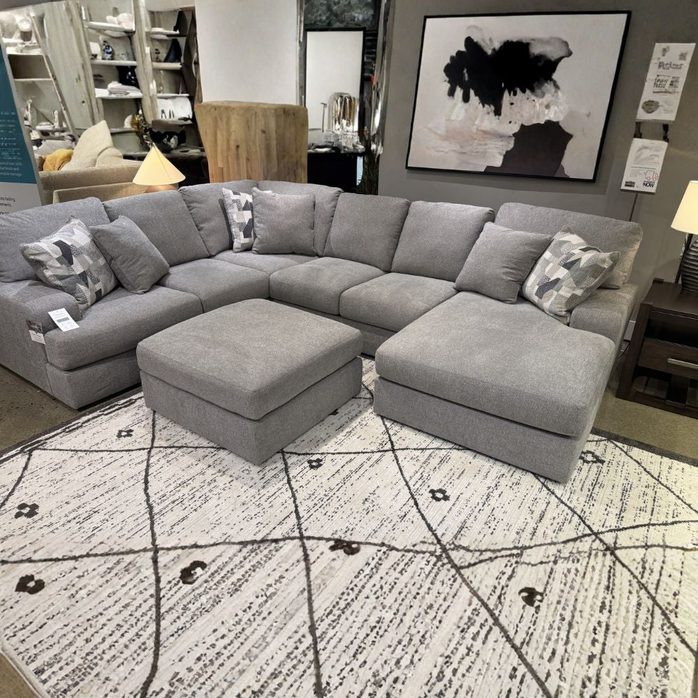 Beckett Corner Sectional w/ Chaise