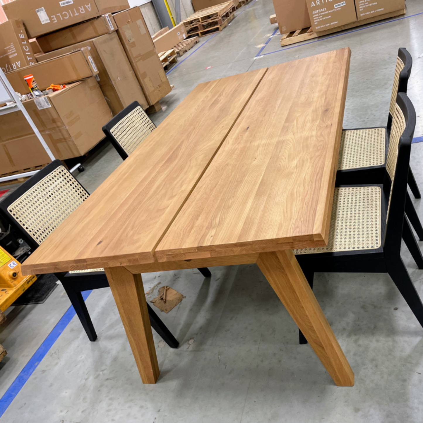 ARTICLE - Madera Dining Table for 6 (Oak)