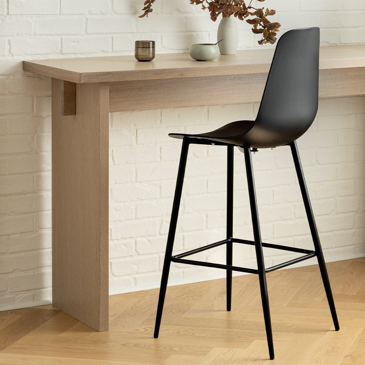 ARTICLE - SVELTI BAR STOOL ( Pure Black)