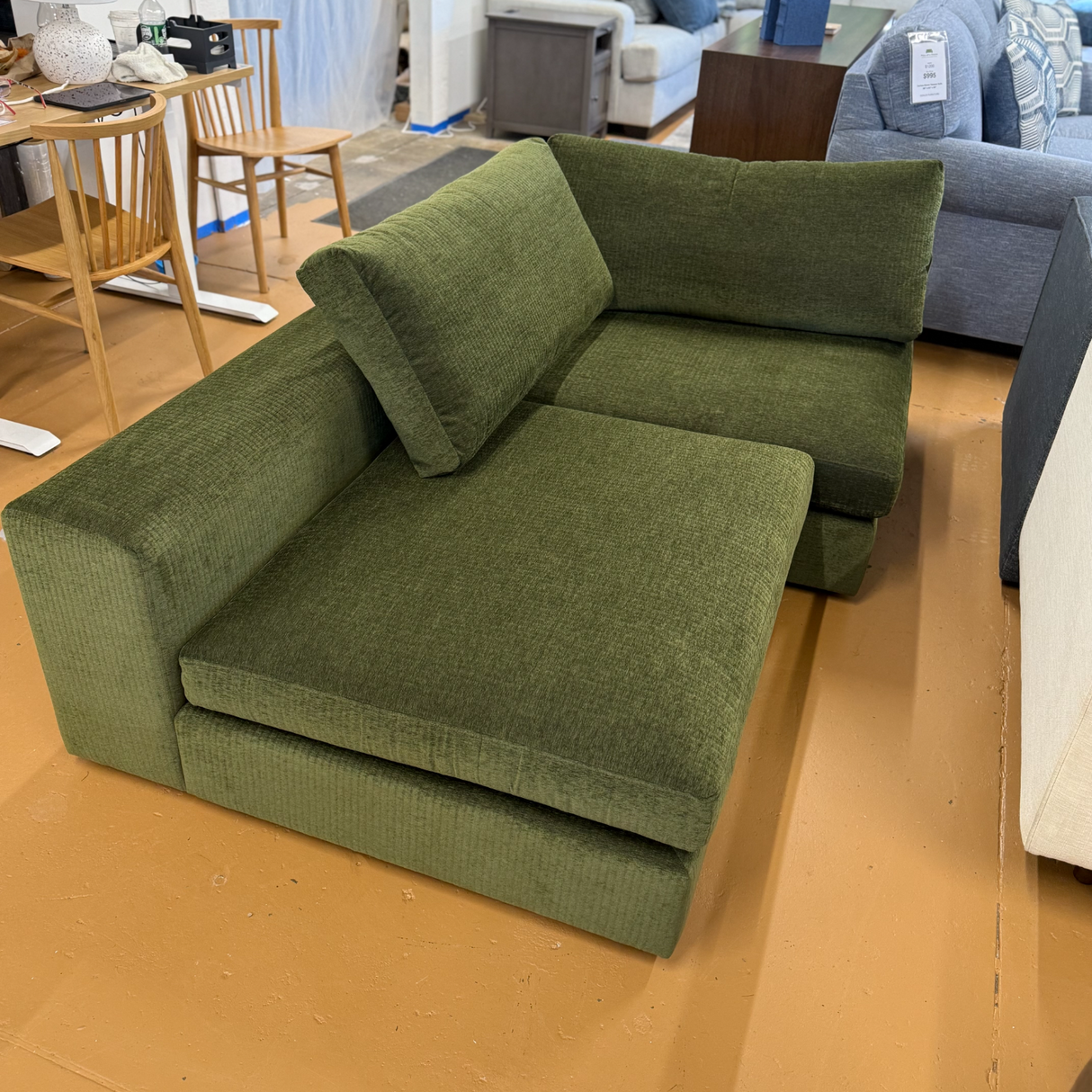 ARTICLE -Beta 3pc (140" Modular Sectional)