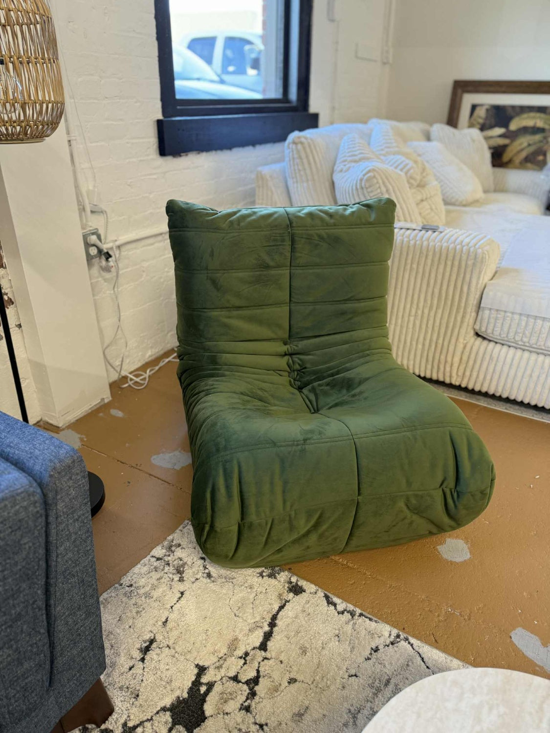 Meridian - Relax Velvet Upholstered Accent Lounge Chair