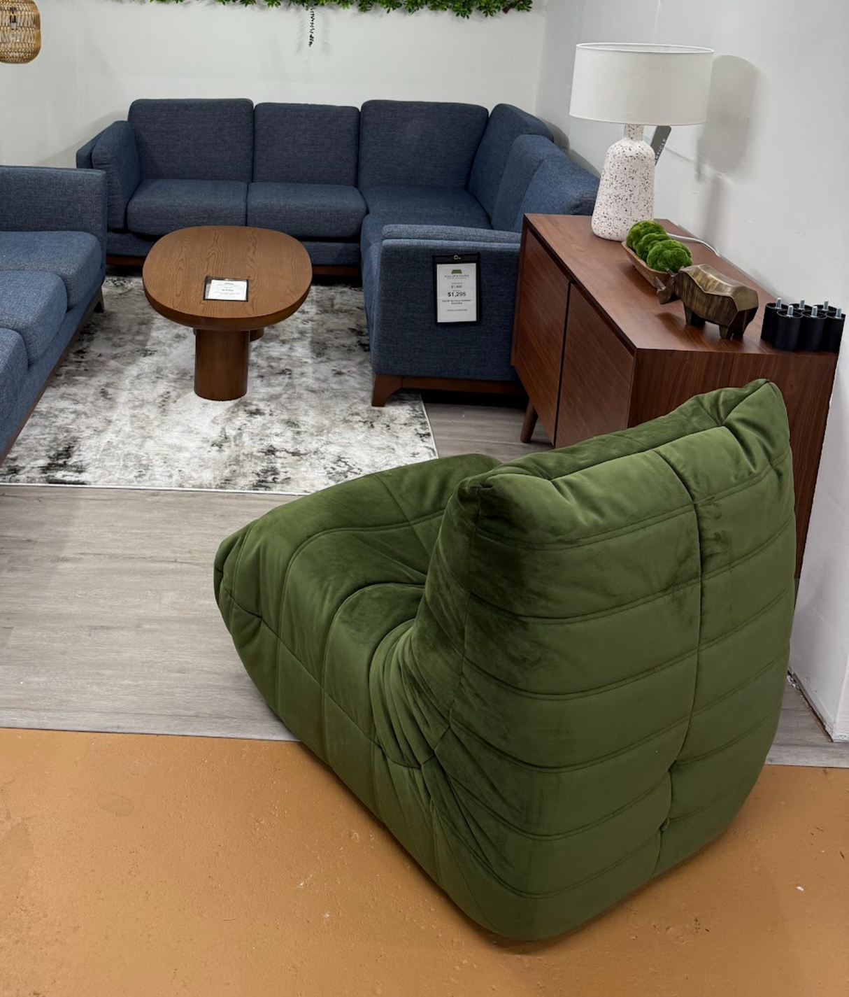 Meridian - Relax Velvet Upholstered Accent Lounge Chair