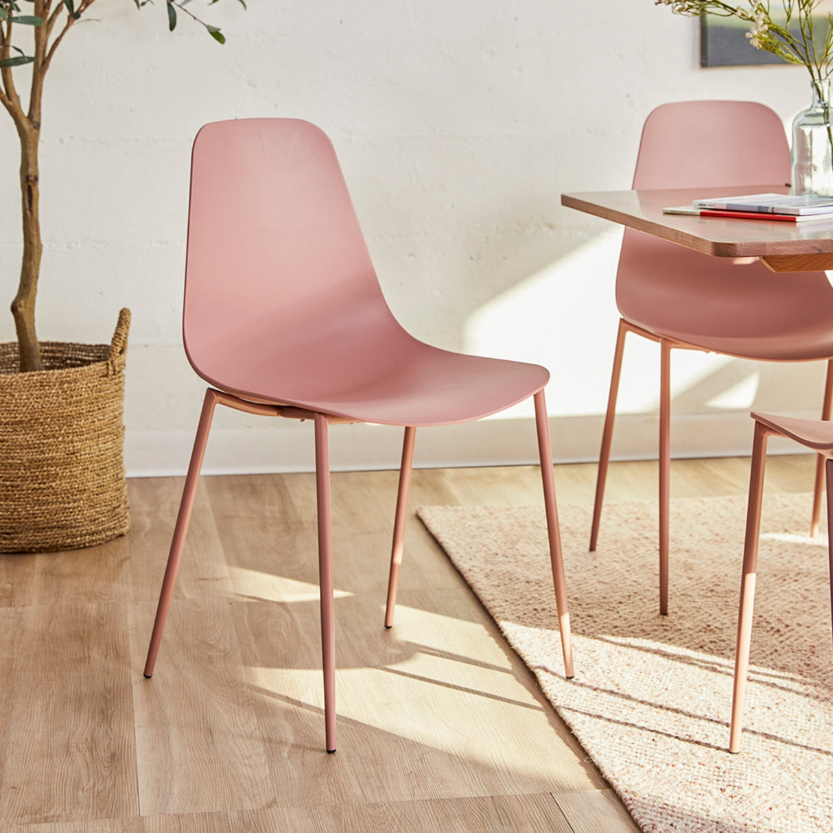 ARTICLE - Svelti Dining Chair - Dusty Pink