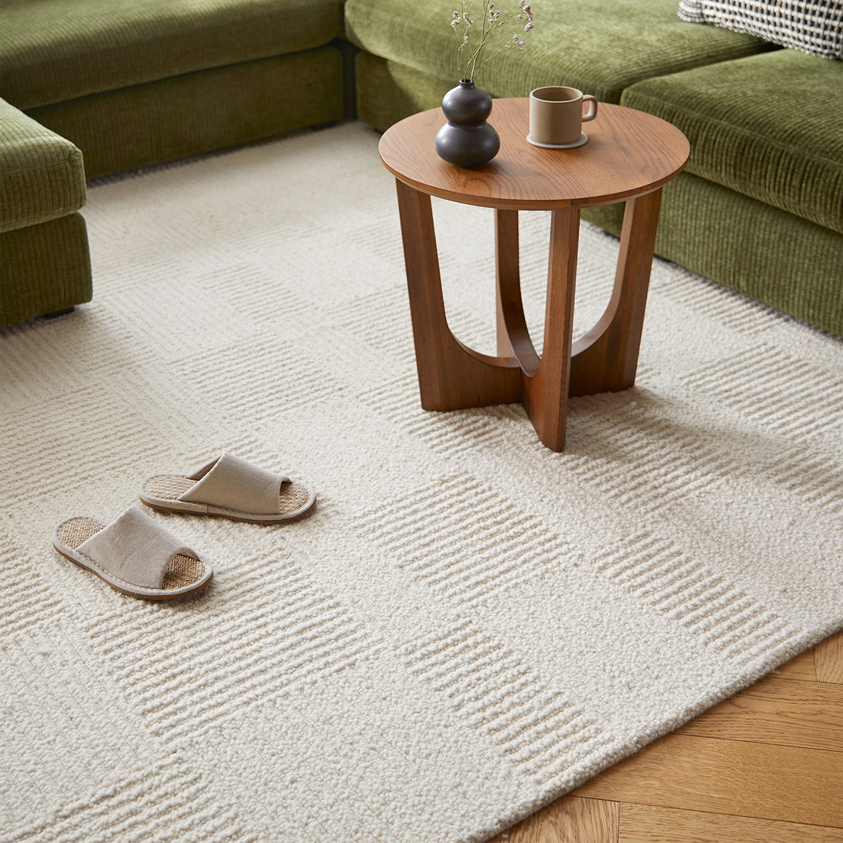 ARTICLE - Clyde 8 x 10 Wool Rug - Textured Ivory