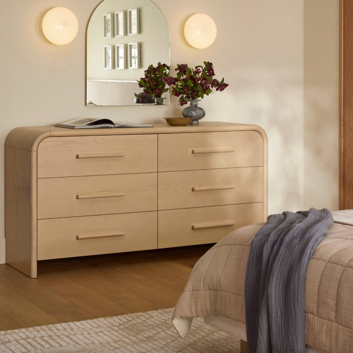 ARTICLE - Faydra 6-Drawer Dresser (Natural Ash)