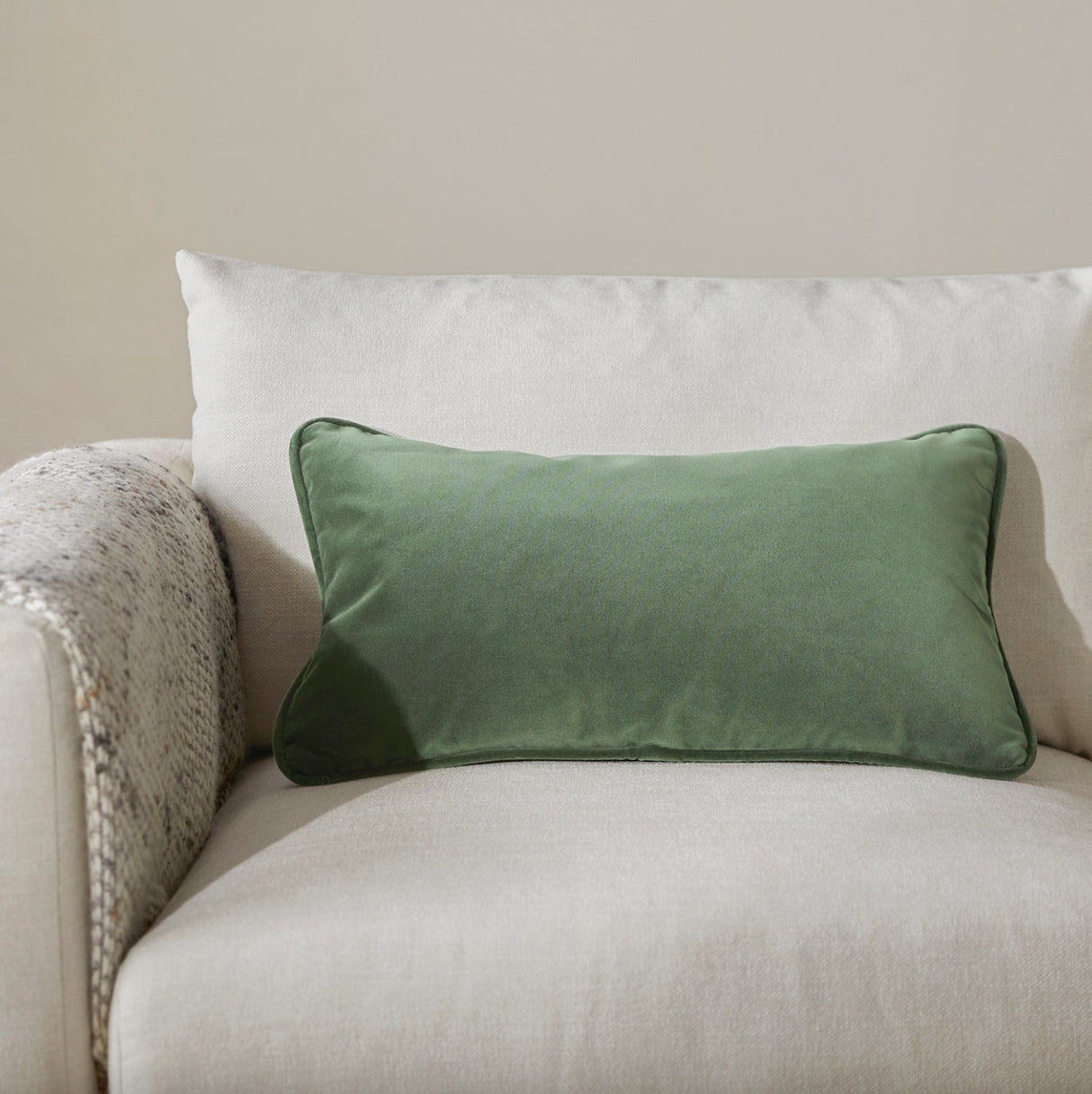 ARTICLE - Lucca Velvet Throw Pillow (Pacific Green)