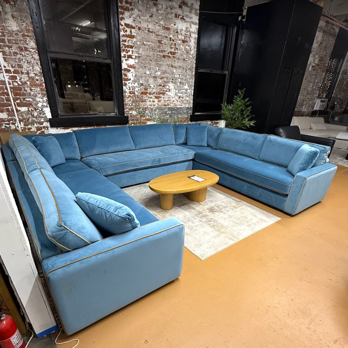 INTERIOR DEFINE - James 5-Piece Sectional (Blue Velvet)