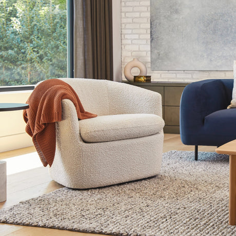 MCM-Style Swivel Chair (Ivory Bouclé)
