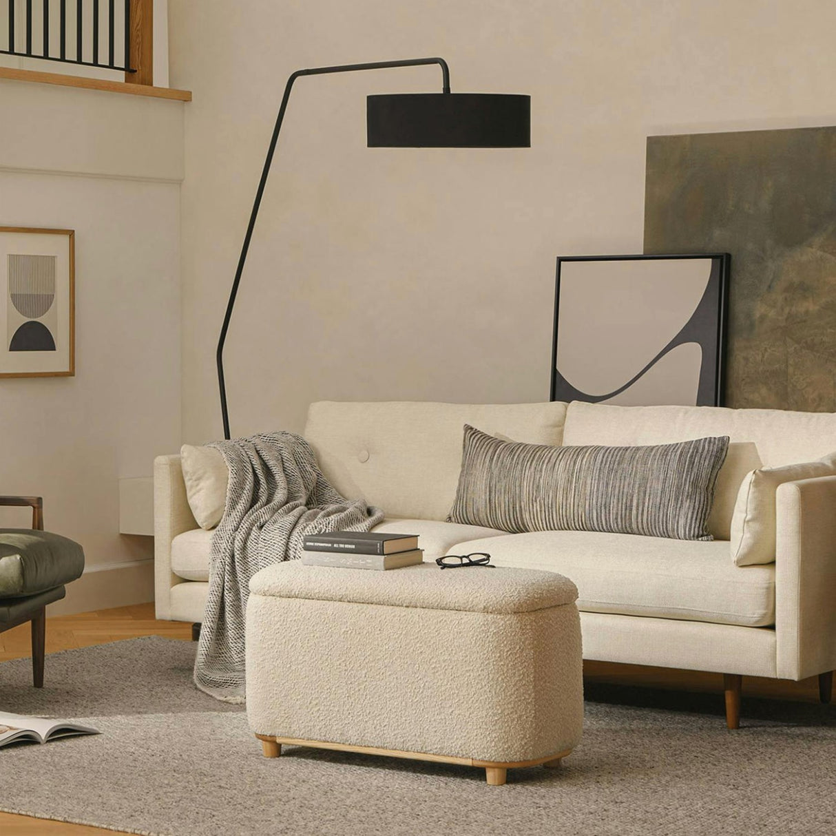 MCM Floor Lamp (Black)