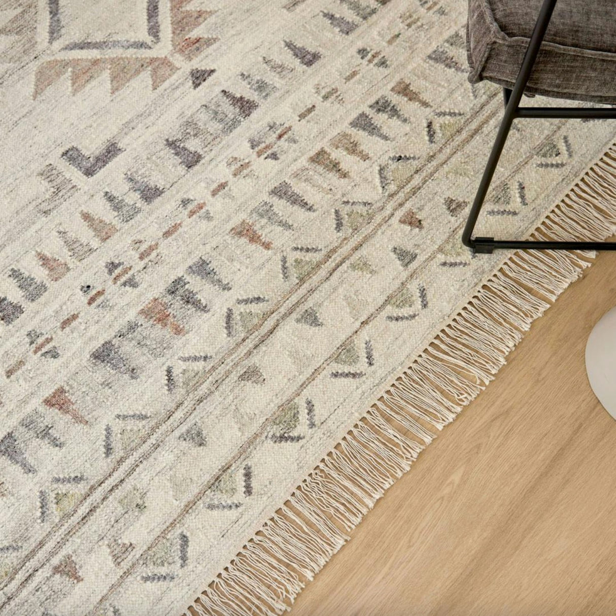 8' x 10' Indoor Rug (Silver Etch)