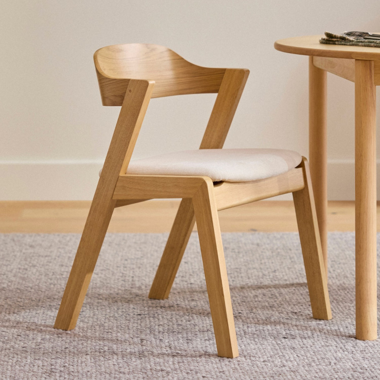 MCM-Style Dining Chair (Oak/Bristol Ivory)