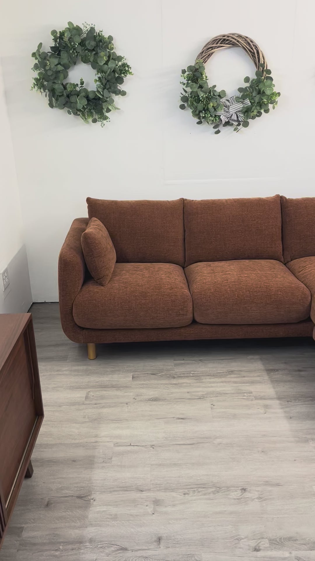 90" Sectional w/ Reversible Chaise (Hestia Caramel)