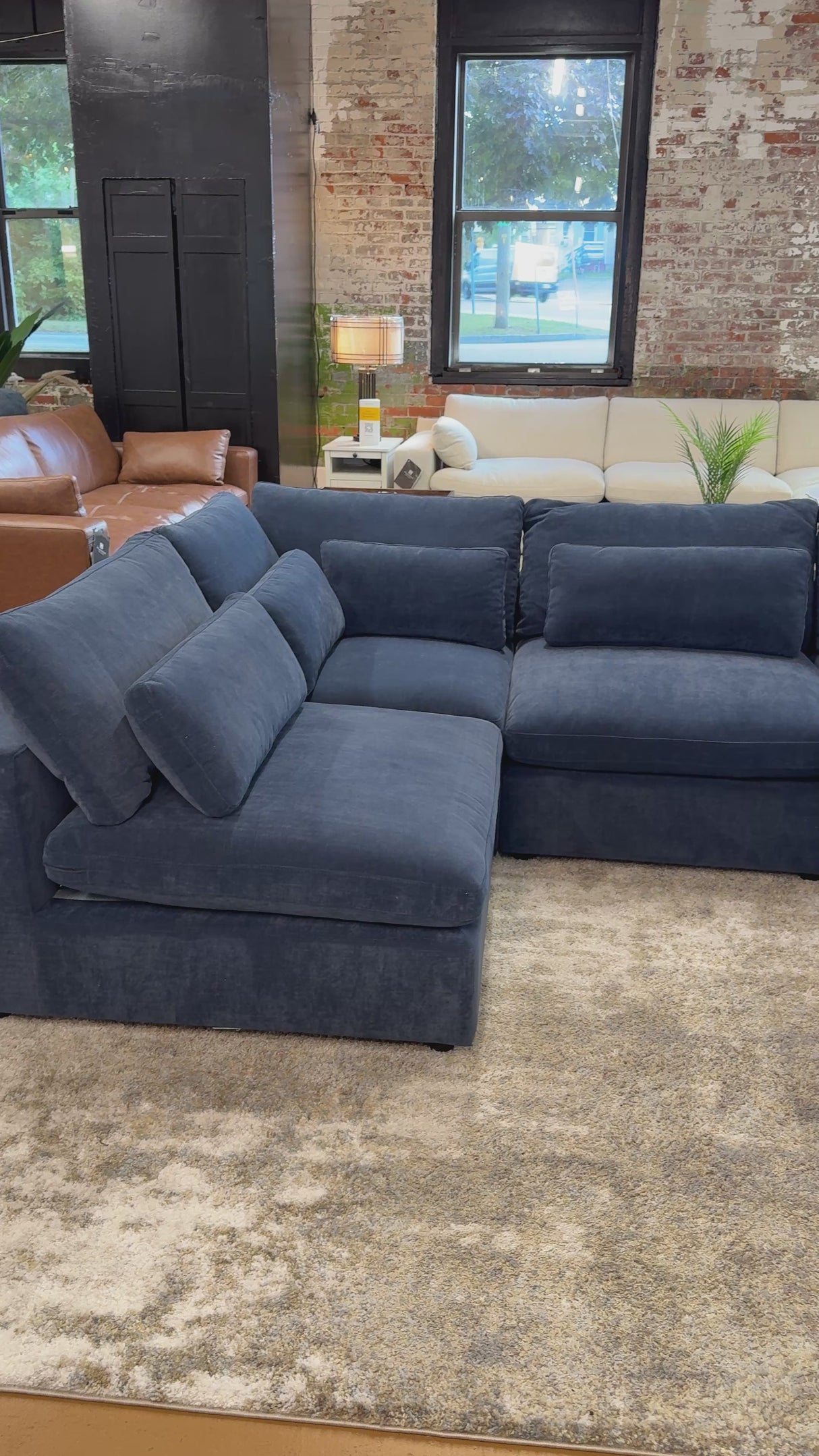 Serenity Cloud Sectional w/Storage Ottoman (5pc)