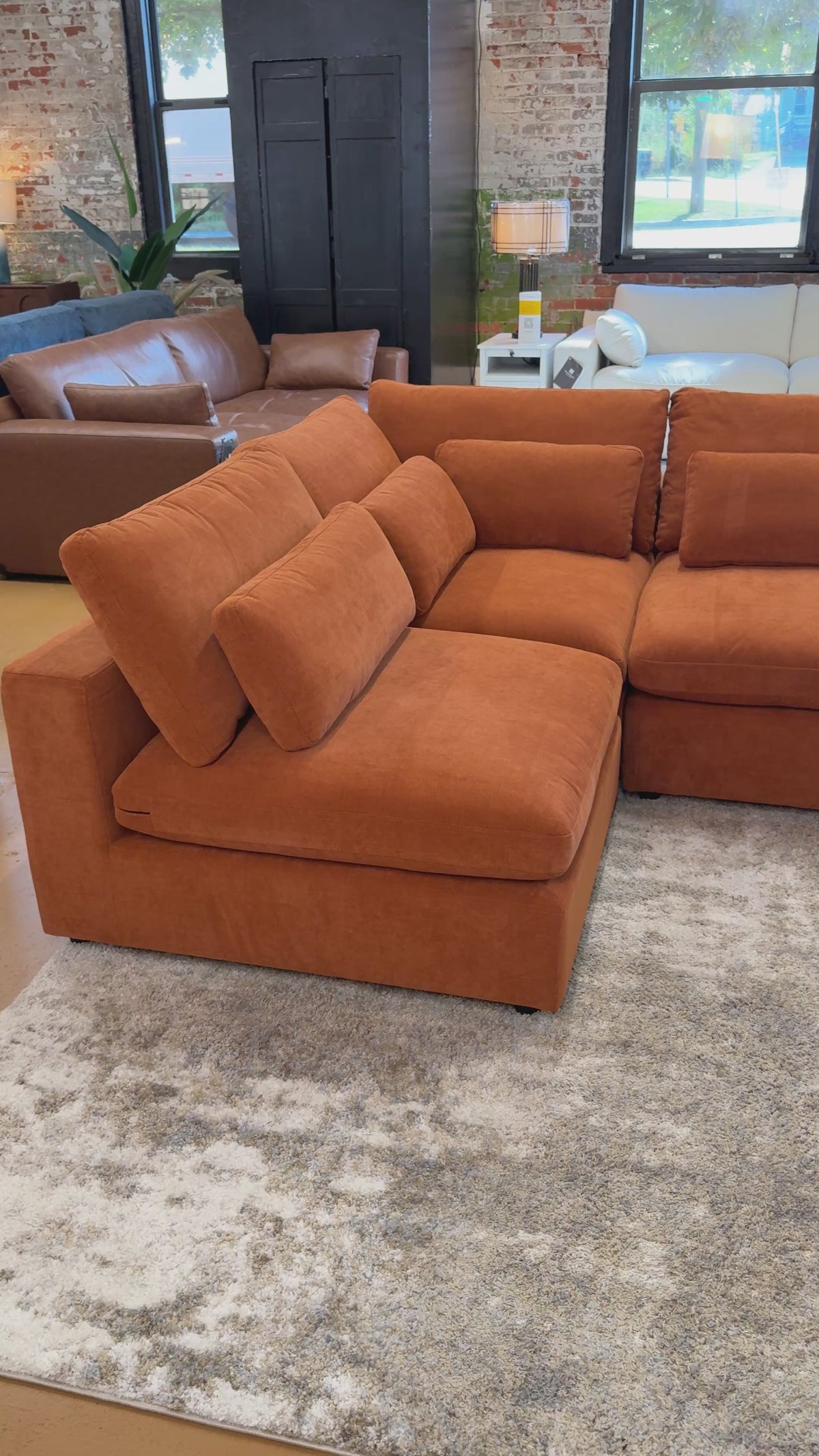 Serenity Cloud Sectional w/Storage Ottoman (5pc)