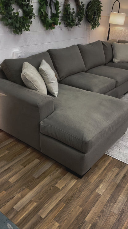 Huge 3pc Sectional w/Chaise