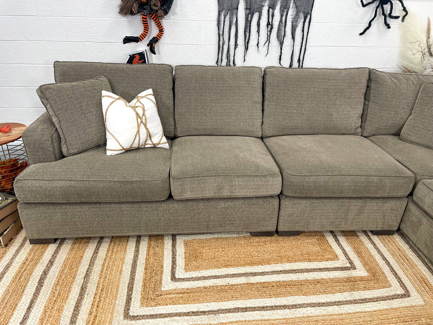 ARHAUS 3pc L-Shaped Sectional - Pull Up A Couch