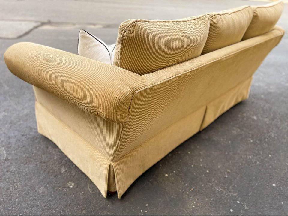 American Classics 3 Seat Couch - Pull Up A Couch
