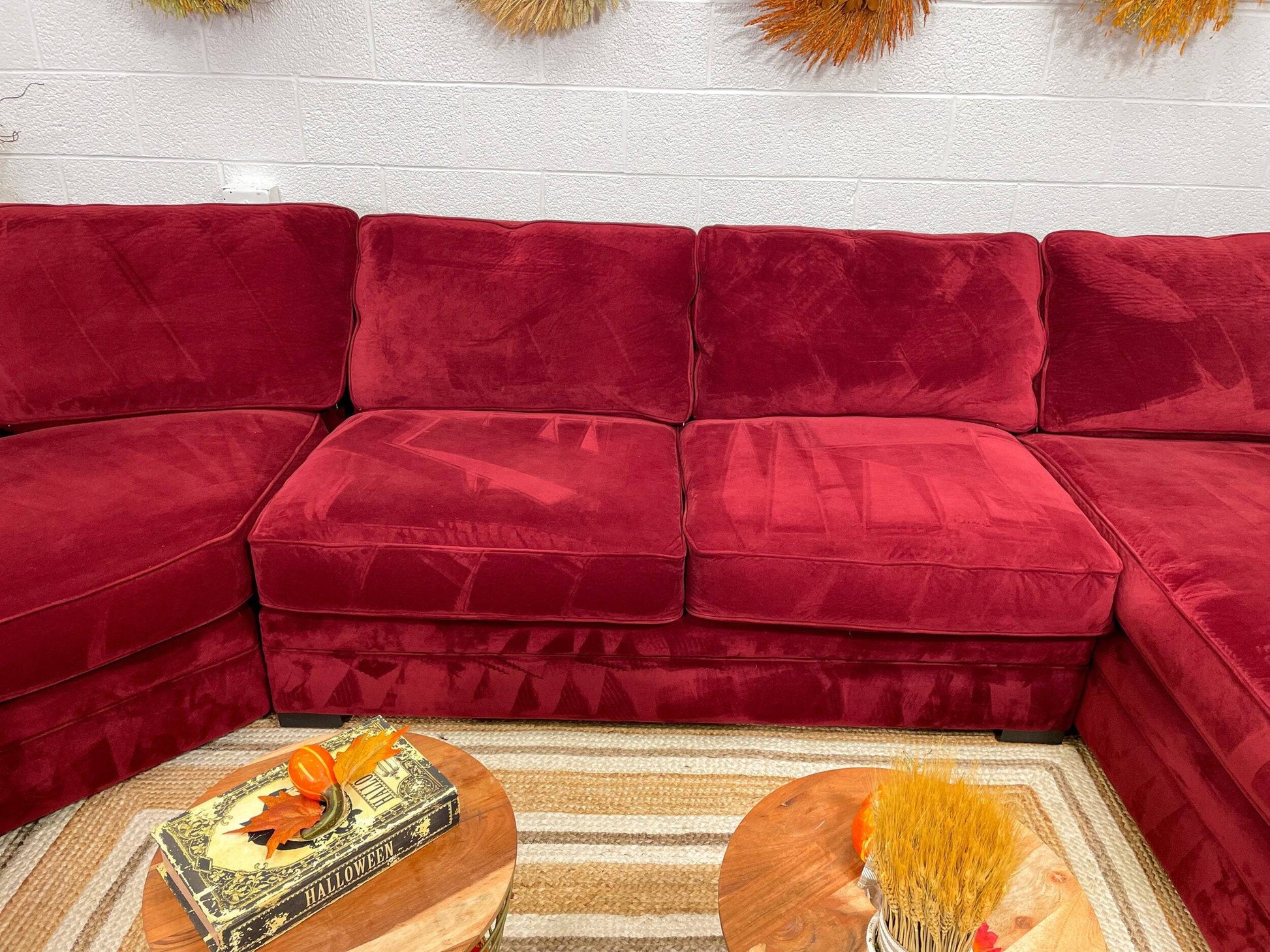 Large 4pc Jonathan Louis Sectional w/ Right-Facing Chaise (LIKE-NEW) - Pull Up A Couch