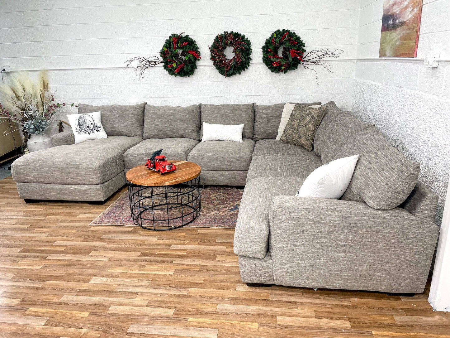 Raymour & Flanigan 5pc Modular Sectional w/Chaise - Pull Up A Couch